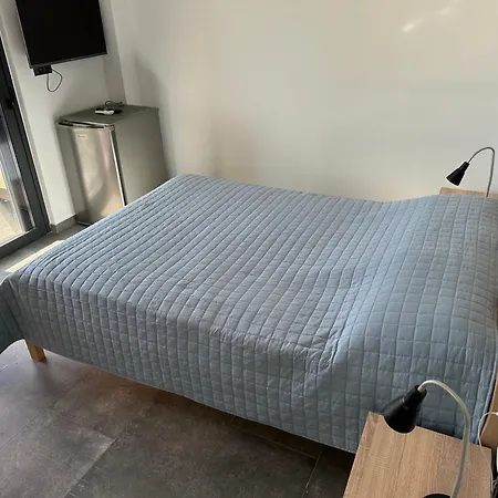 Vassiliki B&B *