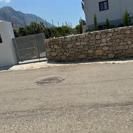 Vassiliki B&B *